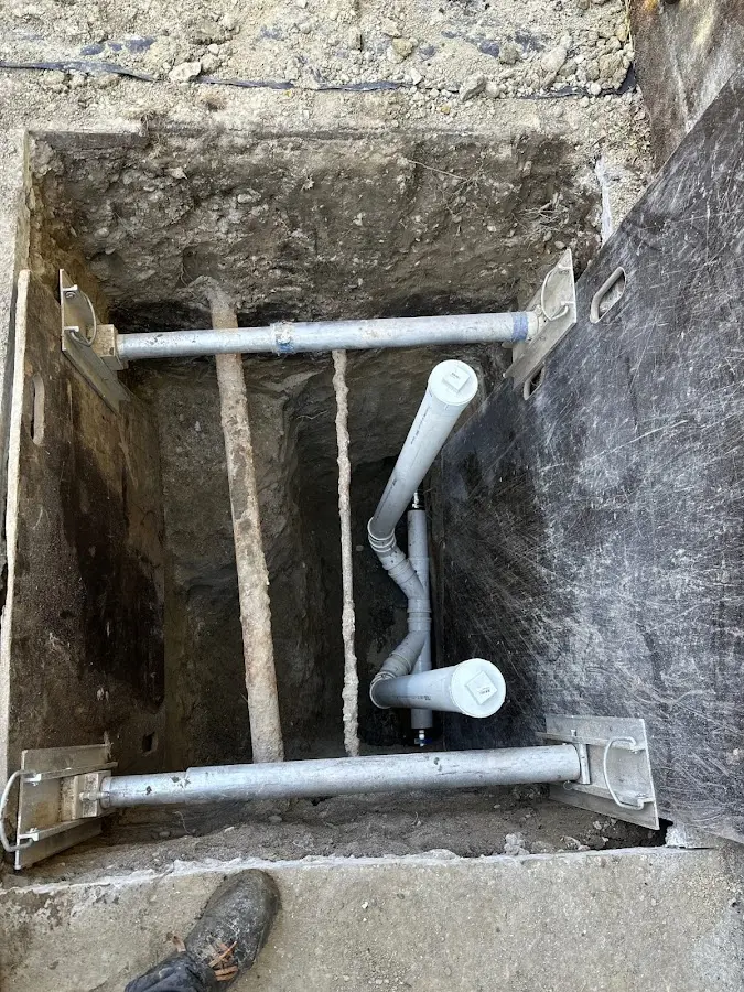 Experienced plumber completing Gas Line Repair work in Freeport